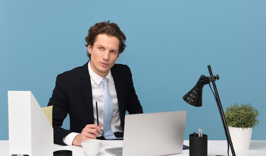 SaaS marketing team reviewing organic traffic growth